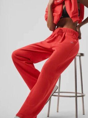 Alo Yoga Accolade Straight Leg Sweatpant in Bright Red Size M